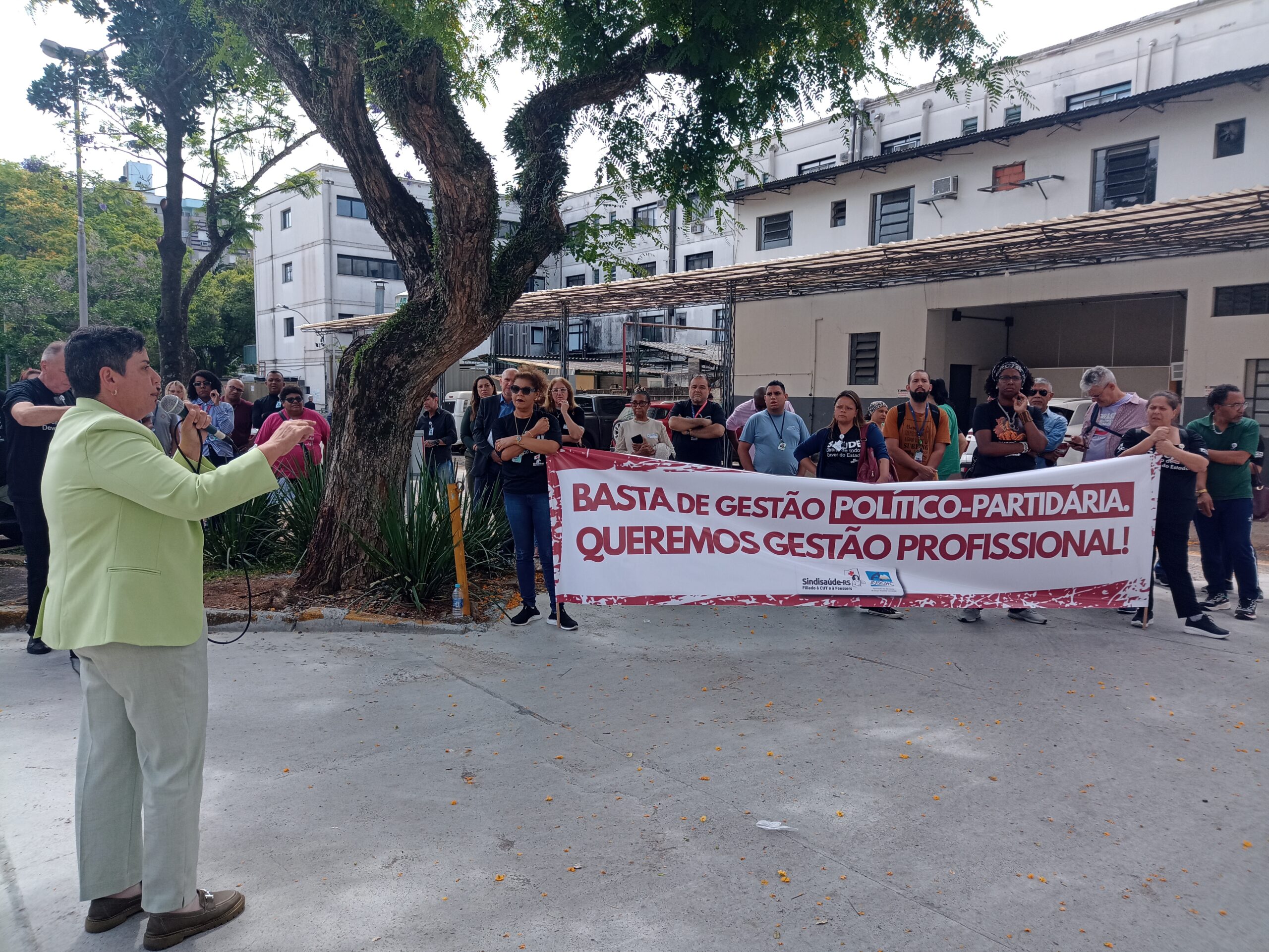 Imagem da notícia: Ausência de debate na formulação do Plano de Cargos, Carreiras e Salários é questionada por entidades representativas